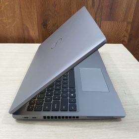 dell latitude 5520 i7 gen11 hinh2